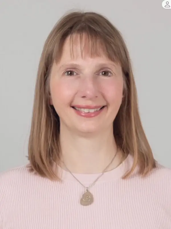 Jacqueline Breeze, specialist counsellor offering support on fertility, loss and birth trauma, and pregnancy complications
