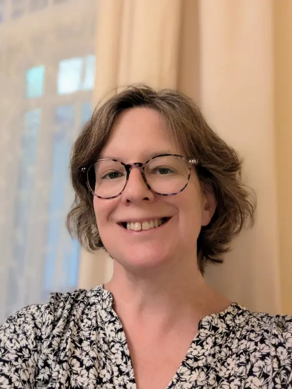 Portrait of Jenny Poirier, BAC registered counsellor, specialising in trauma and grief